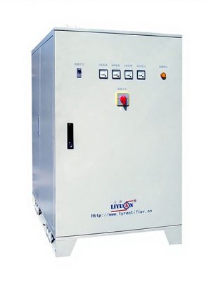2500A24V_1 Tipo de característica Parámetro Requisitos técnicos Tipos de potencia Tipos de potencia Fuente de alimentación de alta frecuencia Modelo y especificaciones TBSB-2500A/24V Modo de refrigeración Refrigeración por agua Tipo de tubo de conmutación IGBT Característica de entrada Tensión de entrada nominal Trifásica, AC 380V±10%, 50HZ Potencia de entrada nominal 67.2 KW Corriente de entrada nominal AC 102 A Factor de potencia nominal COSΦ≥0.95 Características de salida Tensión de salida DC 0~24 V Corriente de salida DC 0~2500 A Precisión de corriente estabilizada ≤1% (Corriente nominal) Precisión según 1 A, 0.1 V Eficiencia de salida nominal ≥94% Condiciones ambientales Lugar de instalación Instalaciones en interiores Altitud ≤2000 metros Temperatura ambiente -20℃ a 40℃ Humedad relativa ≤94% Modo de control Modo de funcionamiento PLC, ADDA, Ethernet, RS485 y RS232 Dimensiones externas Alto × Ancho × Fondo 185 mm (alto) × 402 mm (ancho) × 650 mm (fondo) Características de protección Posee función de autoprotección frente a condiciones anormales como sobretensión, sobrecorriente, sobrecarga, cortocircuito y sobrecalentamiento Se puede personalizar según los requisitos