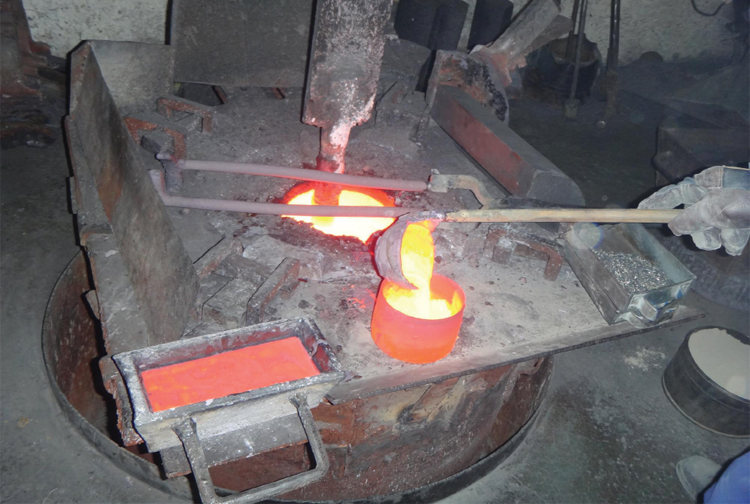 Cuerpo del horno de electrólisis de tierras raras